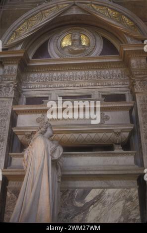 MME4795579 Tombeau de Gioacchino Rossini dans l'église Santa Croce de Florence/la tomba di Gioacchino Rossini nella chiesa di Santa Croce a Firenze - ; (add.info.: Tombeau de Gioacchino Rossini dans l'église Santa Croce de Florence/la tomba di Gioacchino Rossini nella chiesa di Santa Croce a Firenze -); © Marcello Mencarini. Tous droits réservés 2024. Banque D'Images