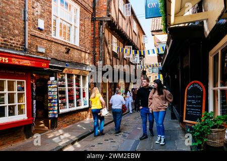 The Shambles est une rue historique de York, en Angleterre, avec des bâtiments médiévaux préservés, certains datant aussi loin que le XIVe siècle. York, North y Banque D'Images