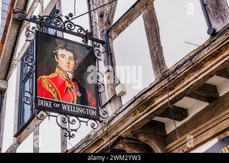 Le pub Duke of Wellington se trouve dans un bâtiment historique avec de vieilles poutres datant de 1220. Southampton, Hampshire, Angleterre, Royaume-Uni, Royaume-Uni, UE Banque D'Images