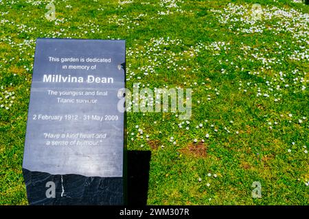 Millvina Dean Memorial Garden. Eliza Gladys Dean, connu sous le nom de Millvina Dean, est le dernier survivant du naufrage du RMS Titanic Southampton, H. Banque D'Images