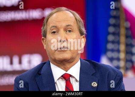 Oxon Hill, États-Unis. 23 février 2024. Le procureur général Ken Paxton (républicain du Texas), apparaît sur un panel intitulé “The American First Bar Association” à la Conférence d’action politique conservatrice (CPAC) 2024 à National Harbor, Maryland, États-Unis, le vendredi 23 février, 2024. crédit : Ron Sachs /CNP/Sipa USA crédit : Sipa USA/Alamy Live News Banque D'Images