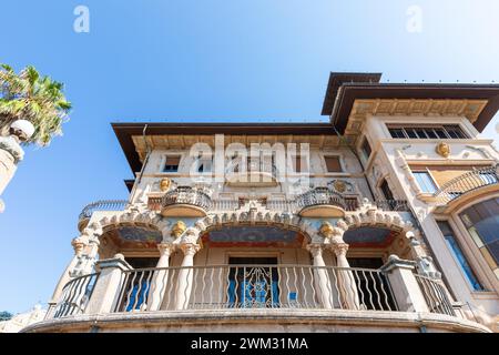 Imperia, Italie - 14 août 2023 : Villa Grock. Maison historique du célèbre clown, journée ensoleillée avec ciel bleu Banque D'Images