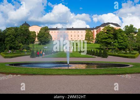 Vue du château d'Uppsala depuis le jardin botanique, Suède Banque D'Images