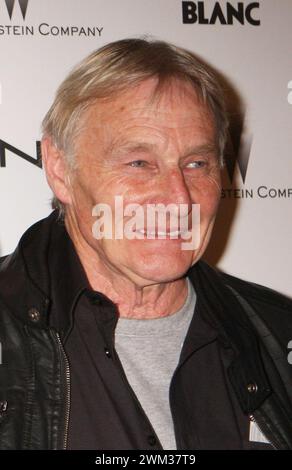 **FICHIER PHOTO** John Lowe est décédé. John 'Duff' Lowe des Quarrymen assiste à la première de 'Nowhere Boy' de la Weinstein Company au Tribeca Performing Arts Center à New York le 21 septembre 2010. Crédit photo : Henry McGee/MediaPunch crédit : MediaPunch Inc/Alamy Live News Banque D'Images