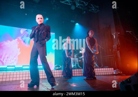 Manchester, Royaume-Uni. 23 février 2024. Alison Goldfrapp se produit à la Manchester Academy lors de sa tournée solo « The Love invention ». 2024-02-23 . Crédit : Gary Mather/Alamy Live News Banque D'Images