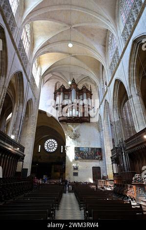 La cathédrale Saint-Étienne de Toulouse est une église catholique romaine en France et est le siège de l'archevêque de Toulouse. Construit en brique au sommet Banque D'Images