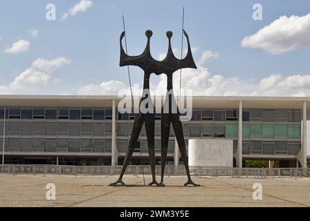 Brasilia, DF, Brésil - 22 août 2020 : Cour suprême du Brésil : une vue majestueuse depuis la place des trois pouvoirs Banque D'Images