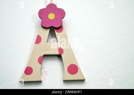 Lettre A sur le mur, la première lettre et la première lettre voyelle de l'alphabet latin, utilisé dans l'alphabet anglais moderne, les alphabets des autres W. Banque D'Images