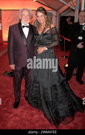 Dieter Hallervorden mit Ehefrau Christiane Zander beim 16. SemperOpernball 2024 in der Semper Oper. Dresde, 23.02.2024 *** Dieter Hallervorden avec son épouse Christiane Zander au 16 SemperOperaball 2024 au Semper Opera Dresde, 23 02 2024 Foto:XF.xKernx/xFuturexImagex semperopernball 4212 Banque D'Images