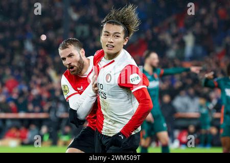 ROTTERDAM, PAYS-BAS - 18 FÉVRIER : Ayase Ueda (Feyenoord Rotterdam) marque mais le but est rejeté lors du match Eredivisie du SC Feyenoord and Banque D'Images