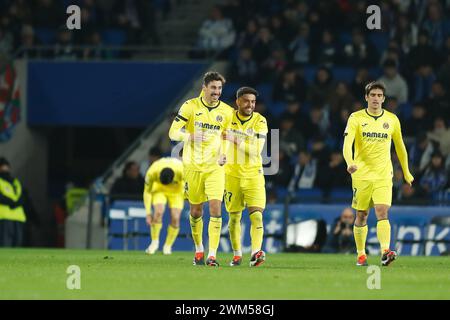 Saint-Sébastien, Espagne. 23 février 2024. (G-d) Santi Comesana, Ilias Akhomach (Villarreal) Football/Football : Comesana et Akhomach célèbrent le 2ème but de Comesana lors du match espagnol LaLiga EA Sports entre la Real Sociedad 1-3 Villarreal CF au Reale Arena de San Sebastian, Espagne . Crédit : Mutsu Kawamori/AFLO/Alamy Live News Banque D'Images