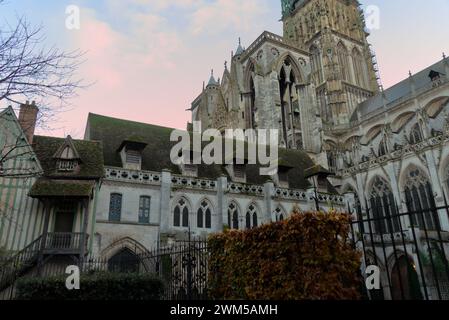 Vue sur les jardins d'Albane à la cathédrale de Rouen Banque D'Images