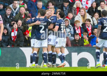 Southampton, Royaume-Uni. 24 février 2024. L'attaquant de Millwall Zian Flemming (10 ans) marque un BUT 1-2 et célèbre la pénalité lors du Southampton FC contre Millwall FC au St.Mary's Stadium, Southampton, Angleterre, Royaume-Uni le 24 février 2024 crédit : Every second Media/Alamy Live News Banque D'Images