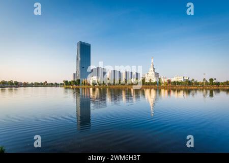 Bâtiment de verre de tour Technopark dans Vinhomes Ocean Park à Hanoi Banque D'Images