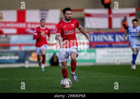 Morecambe le samedi 24 février 2024. Gwion Edwards de Morecambe court avec le ballon lors du match de Sky Bet League 2 entre Morecambe et Grimsby Town au Globe Arena, Morecambe le samedi 24 février 2024. (Photo : Ian Charles | mi News) crédit : MI News & Sport /Alamy Live News Banque D'Images