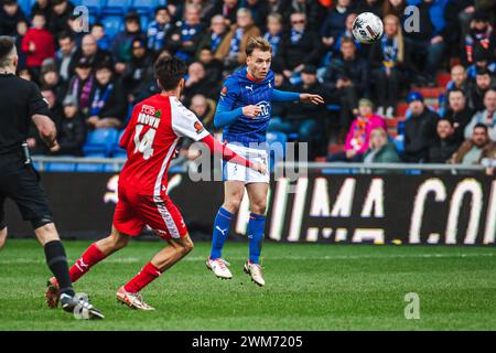 Oldham le samedi 24 février 2024. Tom Conlon d'Oldham Athletic lors du match de la Ligue nationale de Vanarama entre Oldham Athletic et Kidderminster Harriers à Boundary Park, Oldham le samedi 24 février 2024. (Photo : Phill Smith | mi News) crédit : MI News & Sport /Alamy Live News Banque D'Images