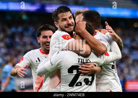 Parramatta, Australie. 24 février 2024. Les joueurs du Melbourne City FC célèbrent un but lors du match de la 18e ronde de la A-League masculine 2023/24 opposant le Sydney FC et le Melbourne City FC au CommBank Stadium. Score final ; Sydney FC 1:1 Melbourne City FC. Crédit : SOPA images Limited/Alamy Live News Banque D'Images