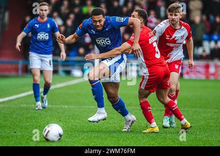 Oldham le samedi 24 février 2024. Oldham Athletic's Shaun Hobson lors du match de la Ligue nationale Vanarama entre Oldham Athletic et Kidderminster Harriers à Boundary Park, Oldham le samedi 24 février 2024. (Photo : Phill Smith | mi News) crédit : MI News & Sport /Alamy Live News Banque D'Images