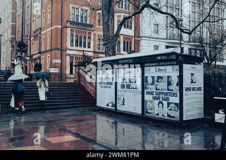 Affiches présentant la campagne en cours contre les procédures d'extradition des États-Unis à laquelle le journaliste de Wikileaks, Julian Assange, est confronté. Julian Assange est curr Banque D'Images