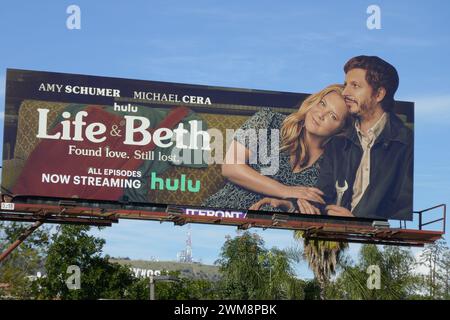 Los Angeles, Californie, USA 21 février 2024 Life & Beth Amy Schumer Michael Cera Billboard le 21 février 2024 à Los Angeles, Californie, USA. Photo de Barry King/Alamy Stock photo Banque D'Images