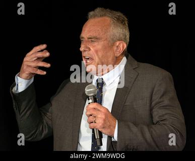 Costa Mesa, Californie, États-Unis. 24 février 2024. Candidat indépendant à la présidence ROBERT F. KENNEDY, JR. Parle à la Convention du Parti Libertarien de Californie.(image crédit : © Brian Cahn/ZUMA Press Wire) USAGE ÉDITORIAL SEULEMENT! Non destiné à UN USAGE commercial ! Crédit : ZUMA Press, Inc/Alamy Live News Banque D'Images