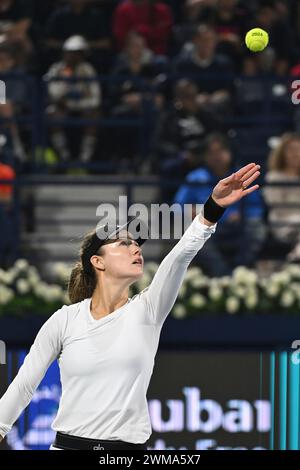 DUBAÏ, eau, 24 février 2024. Action de la finale de la WTA des Championnats de tennis Duty Free 2024 de Dubaï. Jasmine Paolini a battu Anna Kalinskaya 4-6, 7-5, 7-5, pour remporter le trophée. Crédit : Feroz Khan/Alamy Live News Banque D'Images