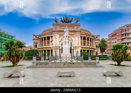 Le Théâtre Politeama Garibaldi à Palerme Sicile Italie Banque D'Images