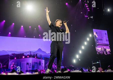 Concert de musique de chanteur italien - Alfa - non SO chi ha creato il mondo ma SO che ERA innamorato Tour Alfa Andrea de Filippi Milan Forum Italie Copyright : xMirkoxFava/TSCKx/xLiveMediax LPM 1249064 Banque D'Images