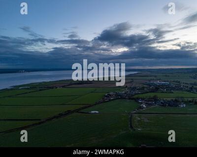 Vue en aval sur la rivière Severn à Alvington, Gloucestershire. ROYAUME-UNI Banque D'Images