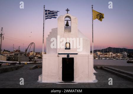 Grèce, Golfe Saronique, Western Sporades, Aegina sur 2023-01-13. L'île d'Egine dans le golfe Saronique, une ville athénienne au coeur de la mer Égée se Banque D'Images