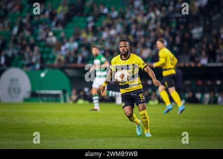 Lisbonne, Portugal. 22 février 2024. Meschack Elia du BSC Young Boys vu en action lors du match de deuxième manche à élimination directe de l'UEFA Europa League 2023/24 entre le Sporting CP et le BSC Young Boys à l'Estadio Jose Alvalade. (Score final : Sporting CP 1 - 1 BSC Young Boys). (Photo de Henrique Casinhas/SOPA images/SIPA USA) crédit : SIPA USA/Alamy Live News Banque D'Images