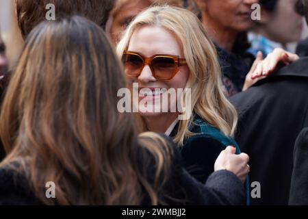 Milan, Italie. 25 février 2024. Cate Blanchett quitte le défilé Giorgio Armani lors de la Fashion week Fomenswear automne/hiver 2024-2025 de Milan le 25 février 2024 à Milan, Italie. © photo : Cinzia Camela. Crédit : Live Media Publishing Group/Alamy Live News Banque D'Images