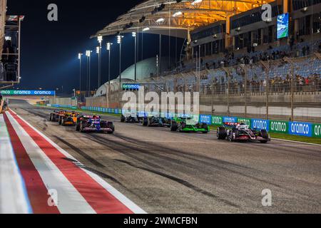 MANAMA, BAHREÏN, circuit international de Bahreïn, 23 février 2024 : Kevin Magnussen, Yuki Tsunoda, Oscar Piastri, Charles Leclerc et George Russell doublure u Banque D'Images