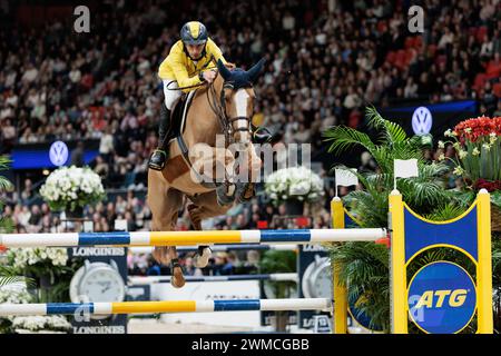 Gothenburg, Suède. 25 février 2024. Yuri Mansur du Brésil avec Vitiki lors de la CSI5*-W Longines FEI Jumping World Cup™ présentée par Volkswagen au Gothenburg Horse Show le 25 février 2024, Scandinavium, Suède (photo de Maxime David - MXIMD Pictures) crédit : MXIMD Pictures/Alamy Live News Banque D'Images