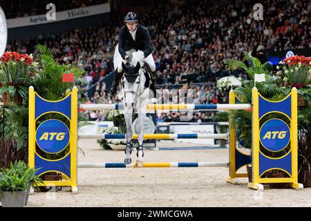 Gothenburg, Suède. 25 février 2024. Fredrik Spetz de Suède avec Flanagan lors de la CSI5*-W Longines FEI Jumping World Cup™ présentée par Volkswagen au Gothenburg Horse Show le 25 février 2024, Scandinavium, Suède (photo de Maxime David - MXIMD Pictures) crédit : MXIMD Pictures/Alamy Live News Banque D'Images