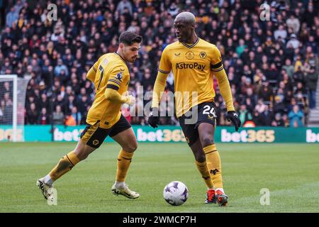 Wolverhampton, Royaume-Uni. 25 février 2024. Wolverhampton, Angleterre, 25 février 2024 : Toti (24 loups) sur le ballon lors du match de premier League entre Wolverhampton Wanderers et Sheffield United au stade Molineux de Wolverhampton, Angleterre (Natalie Mincher/SPP) crédit : SPP Sport Press photo. /Alamy Live News Banque D'Images