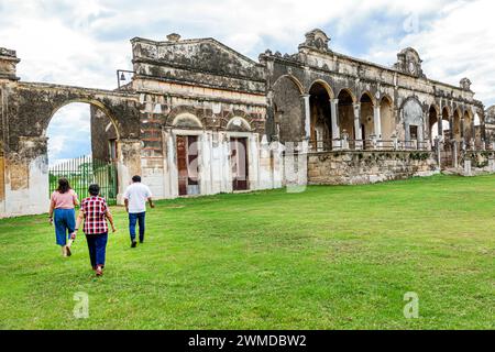 Merida Mexique, Yaxcopoil, ancienne Hacienda de Heneken, henequen agave fourcroydes corde usine de transformation de chanvre, homme hommes hommes, femme femme femme femme, Banque D'Images