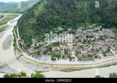 Blick vom Festungshügel auf die Altstadt von Berat, Weltkulturerbe Banque D'Images