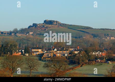 Un plan lointain d'Almscliffe Crag près de Harrogate, Yorkshire du Nord, Royaume-Uni Banque D'Images