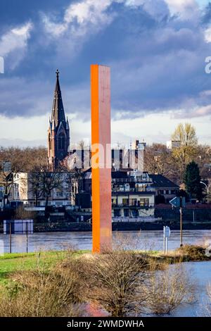 Ruhrmündung in den Rhein, Duisburg Homberg, Skulptur Rheinorange, Freies Kolumbarium Rheinkirche Duisburg-Homberg, NRW, Deutschland, Rheinorange *** bouche de la Ruhr dans le Rhin, Duisburg Homberg, sculpture Rhin Orange, Free Columbarium Rhin Church Duisburg Homberg, NRW, Allemagne, Rhin Orange Banque D'Images