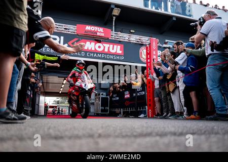 Phillip Island, Cowes, circuit du Grand Prix, 24 février 2024 : Nicolo Bulega (ITA) remporte la course 1 lors du Championnat du monde Superbike 2024. WSBK, image & copyright Damir IVKA/ATP images (IVKA Damir /ATP/SPP) crédit : SPP Sport Press photo. /Alamy Live News Banque D'Images