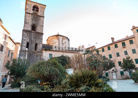 Kotor, Monténégro - 14 février 2024 : Sainte marie de la collégiale River dans la vieille ville de Kotor, Monténégro. Banque D'Images