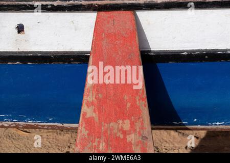 Détail de bateau de pêche coloré, Santa Maria, Sal, Îles du Cap-Vert, Afrique Banque D'Images