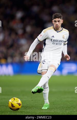 Madrid, Madrid, Espagne. 25 février 2024. Fede Valverde du Real Madrid CF lors du match de football de la Liga entre le Real Madrid CF et le Sevilla FC au stade Santiago Bernabeu de Madrid, Espagne, le 25 février 2024 (crédit image : © Ruben Albarran/ZUMA Press Wire) USAGE ÉDITORIAL SEULEMENT! Non destiné à UN USAGE commercial ! Banque D'Images