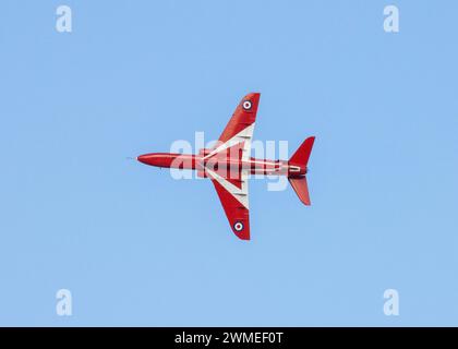 Les Red Arrows de la RAF partent de l'aéroport de Southend en direction du Clacton Airshow 2023 Banque D'Images