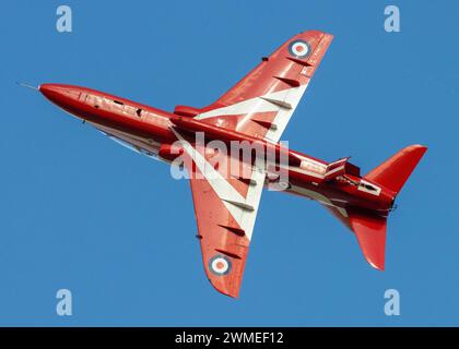 Les Red Arrows de la RAF partent de l'aéroport de Southend en direction du Clacton Airshow 2023 Banque D'Images