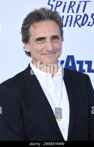 Santa Monica, Californie, États-Unis 25 février 2024 le producteur Lawrence Bender participe aux film Independent Spirit Awards 2024 le 25 février 2024 à Santa Monica, Californie, États-Unis. Photo de Barry King/Alamy Live News Banque D'Images