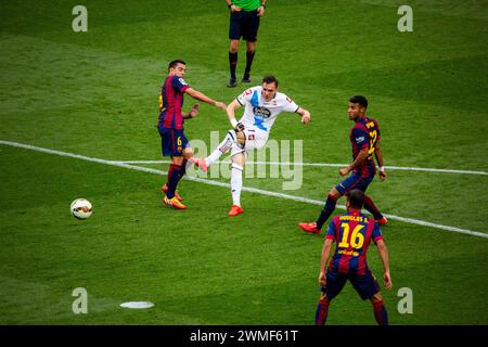 LUCAS, DEPORTIVO, 2015 : Lucas Pérez, de Deportivo, marque un but pour faire le score 2-1 à la 67e minute. Dernier match de la saison de Liga 2014-15 en Espagne entre Barcelone FC et Deportivo de la Coruna au Camp Nou, Barcelone, le 23 mai 2015. The Game terminé 2-2. Barcelone a célébré la victoire du titre de champion et le dernier match à domicile de la légende Xavi. Deportiva a obtenu le point dont ils avaient besoin pour éviter la relégation. Photographie : Rob Watkins Banque D'Images