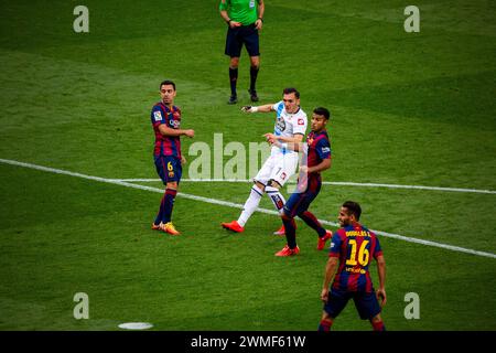 LUCAS, DEPORTIVO, 2015 : Lucas Pérez, de Deportivo, marque un but pour faire le score 2-1 à la 67e minute. Dernier match de la saison de Liga 2014-15 en Espagne entre Barcelone FC et Deportivo de la Coruna au Camp Nou, Barcelone, le 23 mai 2015. The Game terminé 2-2. Barcelone a célébré la victoire du titre de champion et le dernier match à domicile de la légende Xavi. Deportiva a obtenu le point dont ils avaient besoin pour éviter la relégation. Photographie : Rob Watkins Banque D'Images