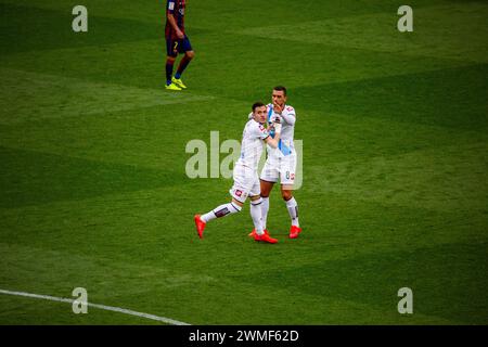 LUCAS, DEPORTIVO, 2015 : Lucas Pérez de Deportivo marque un but pour faire le score de 2-1 à la 67e minute et célèbre auprès des fans à l'extérieur. Dernier match de la saison de Liga 2014-15 en Espagne entre Barcelone FC et Deportivo de la Coruna au Camp Nou, Barcelone, le 23 mai 2015. The Game terminé 2-2. Barcelone a célébré la victoire du titre de champion et le dernier match à domicile de la légende Xavi. Deportiva a obtenu le point dont ils avaient besoin pour éviter la relégation. Photographie : Rob Watkins Banque D'Images